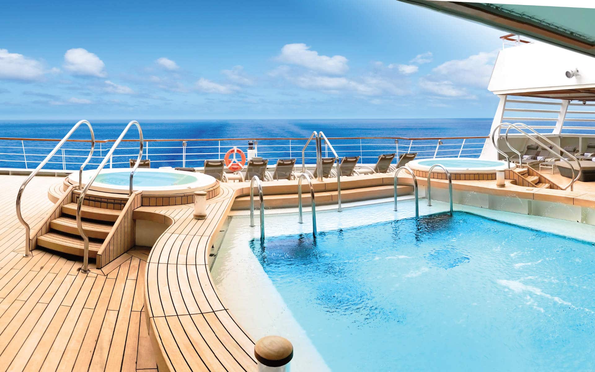 Seabourn Encore pool & wellness.