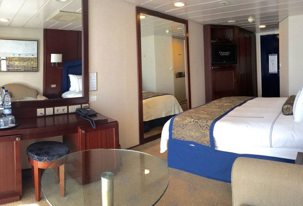 The decor in the Nautica Veranda Stateroom is elegant.