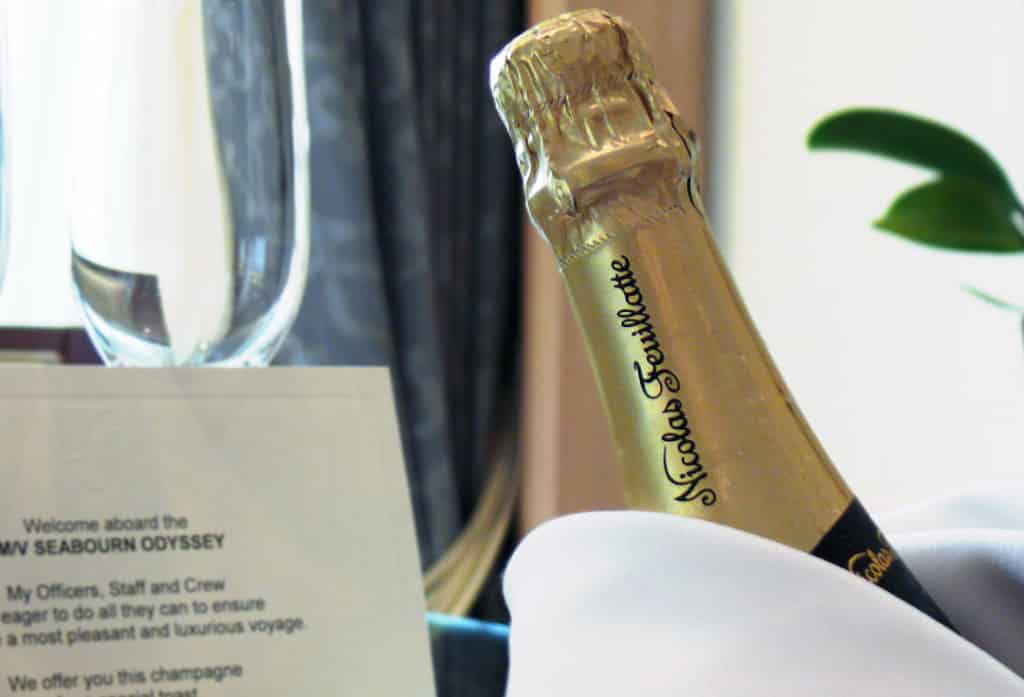 o champanhe da casa era de Nicolas Feuillatte em nossa viagem Seabourn Odyssey review.