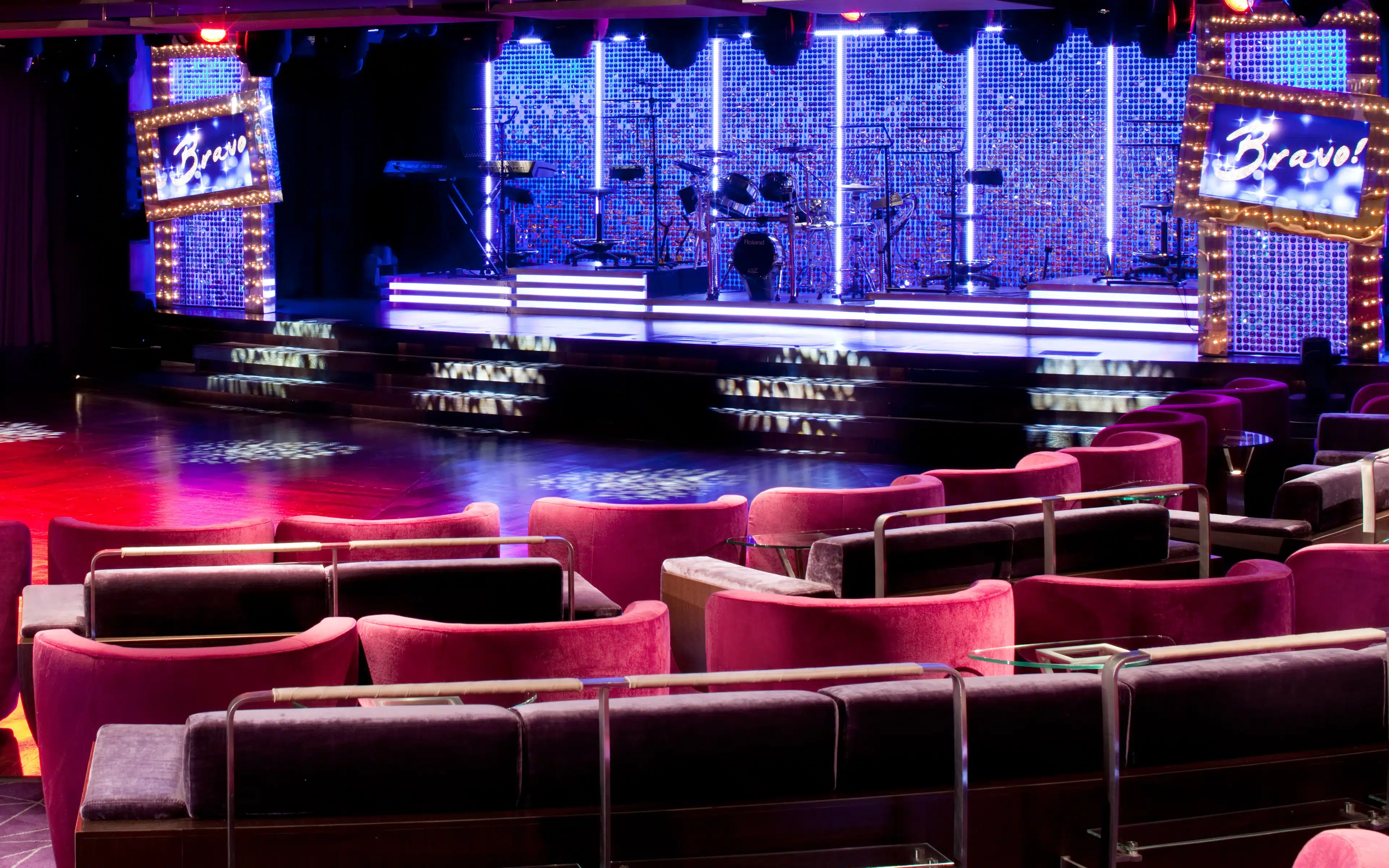 Seabourn Odyssey bars & nightlife.