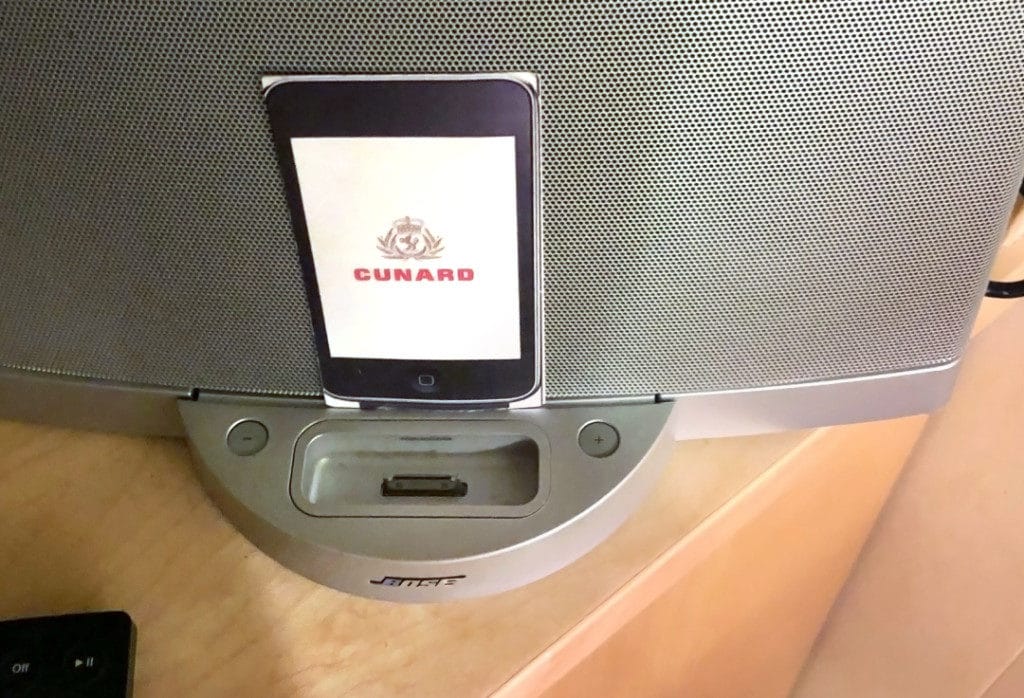 The iPod dock only fits the iPhone 4s and older models.