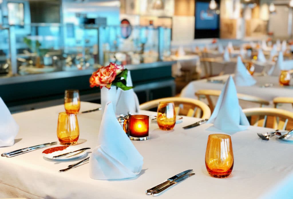 Nieuw Statendam Club Orange restaurant.