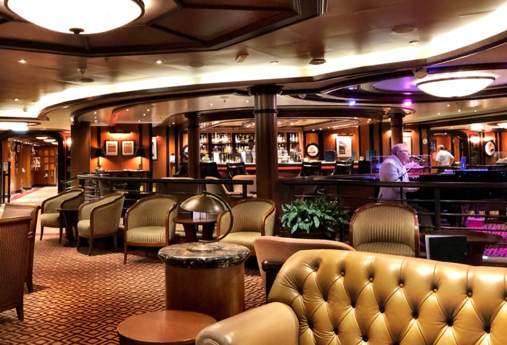 The Commodore Club on Queen Elizabeth.