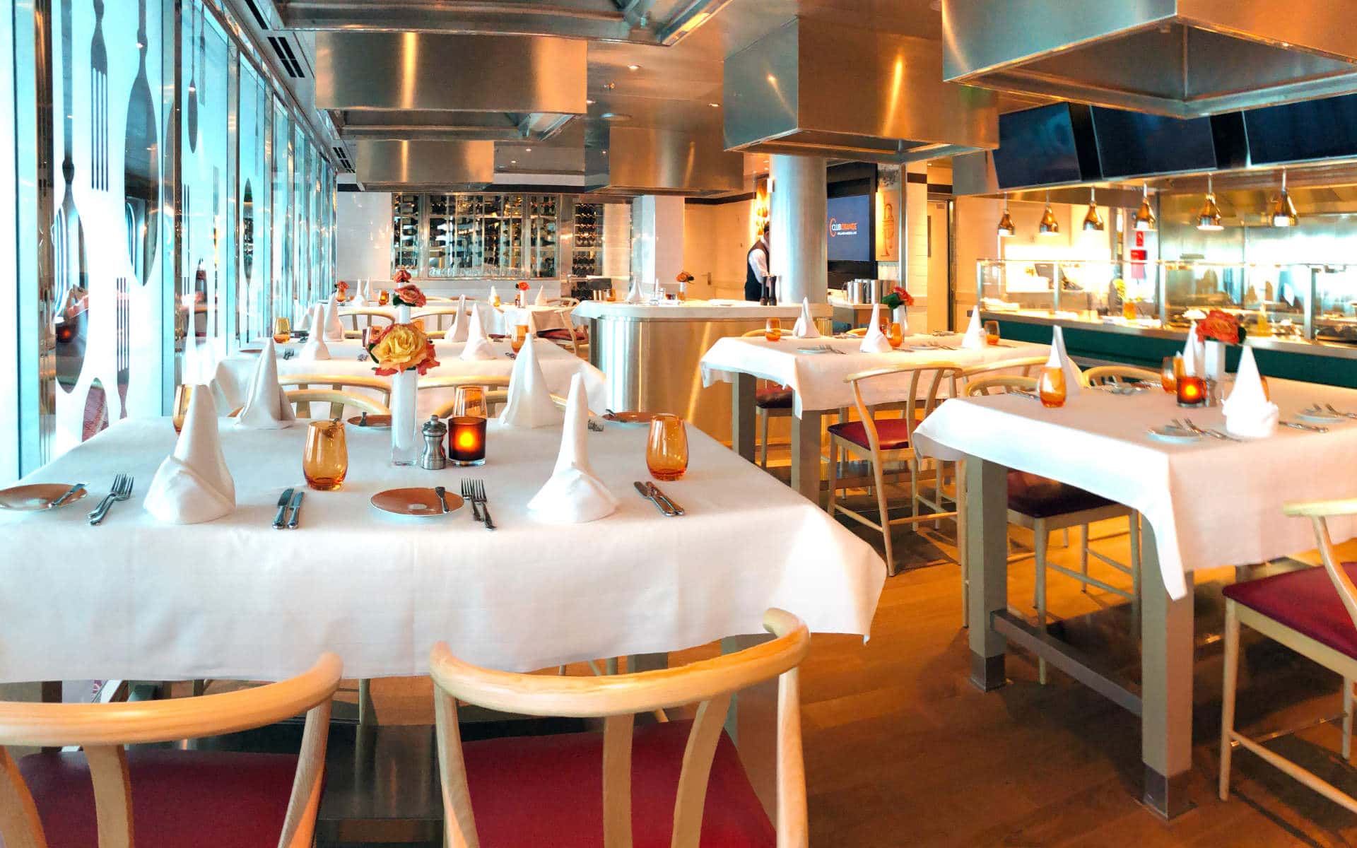 The Exclusive Club Orange restaurant on Nieuw Statendam.