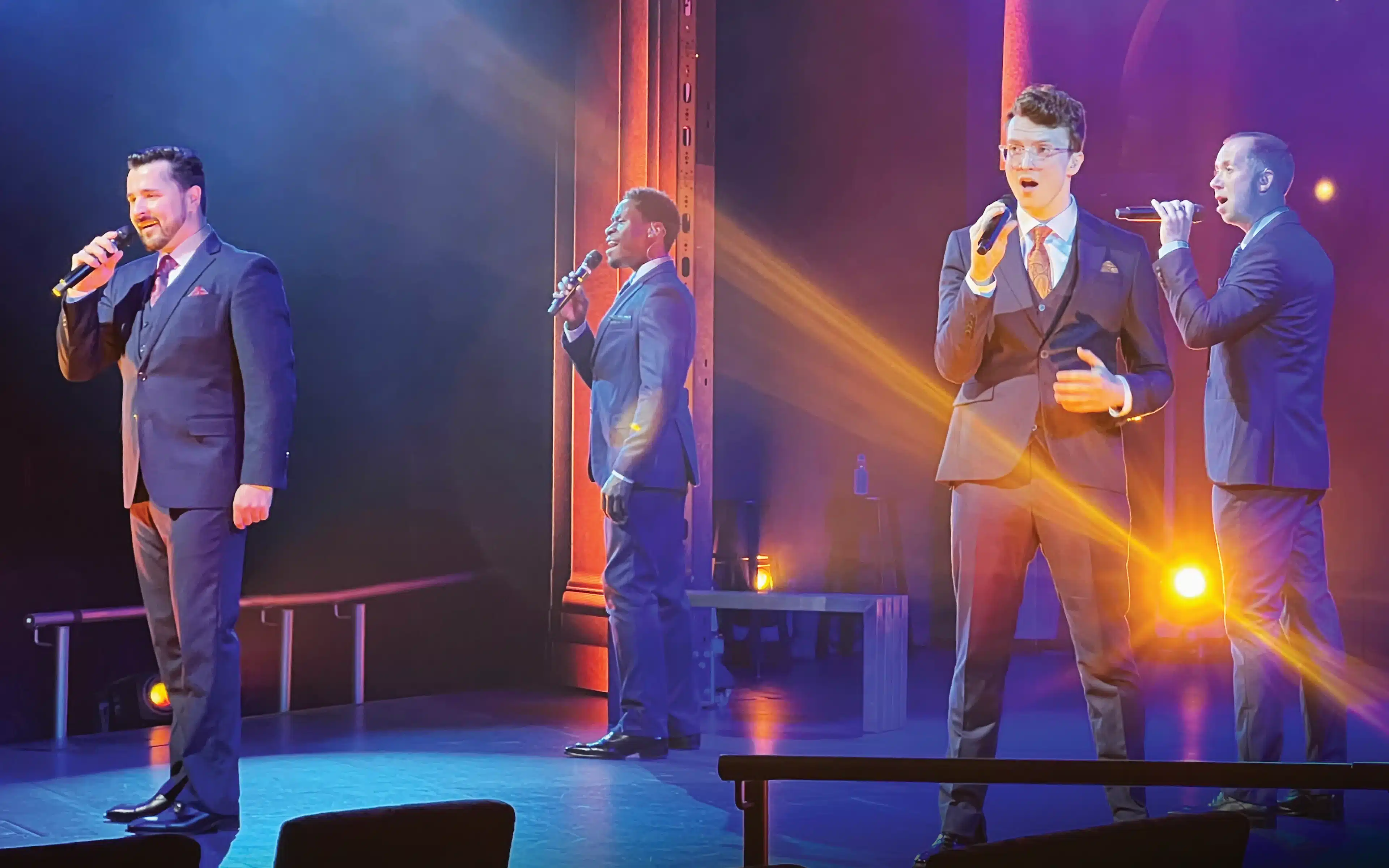 Rotterdam bars and lightlife have something for everyone, including shows in the World Stage theatre.