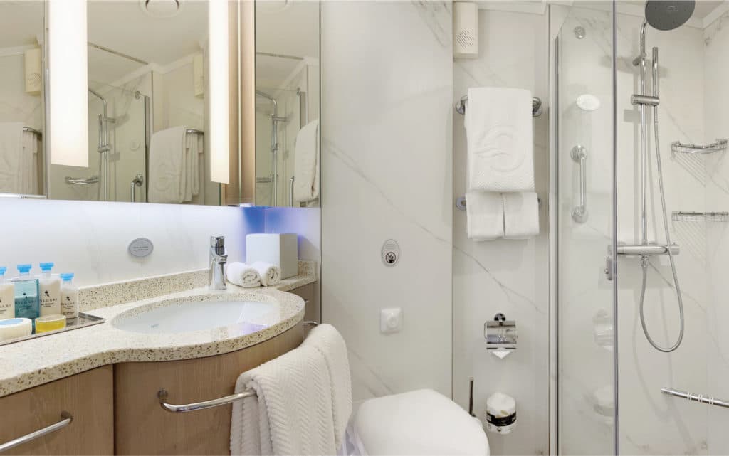 The Penthouse Suite bathroom on Oceania Nautica.