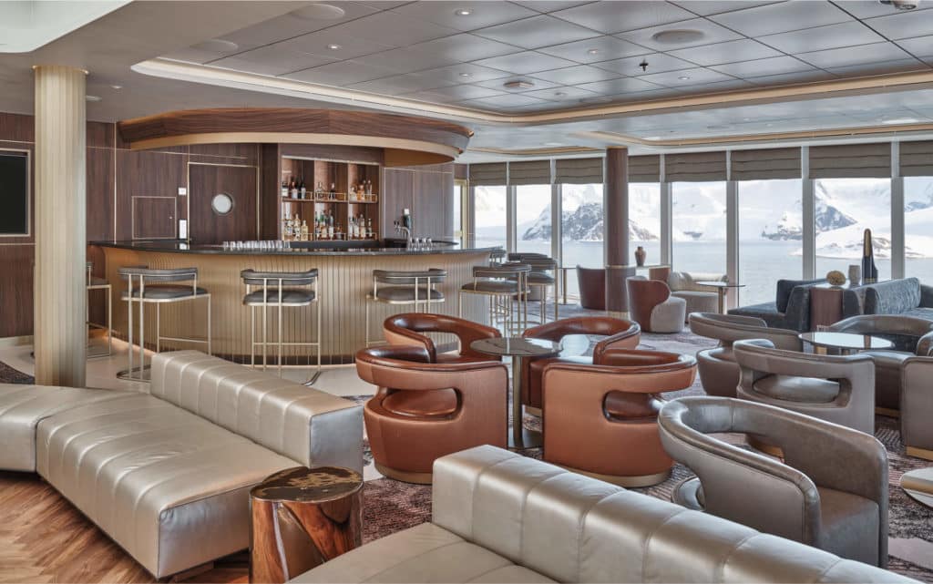 The Observatin Lounge on Silver Endeavour.