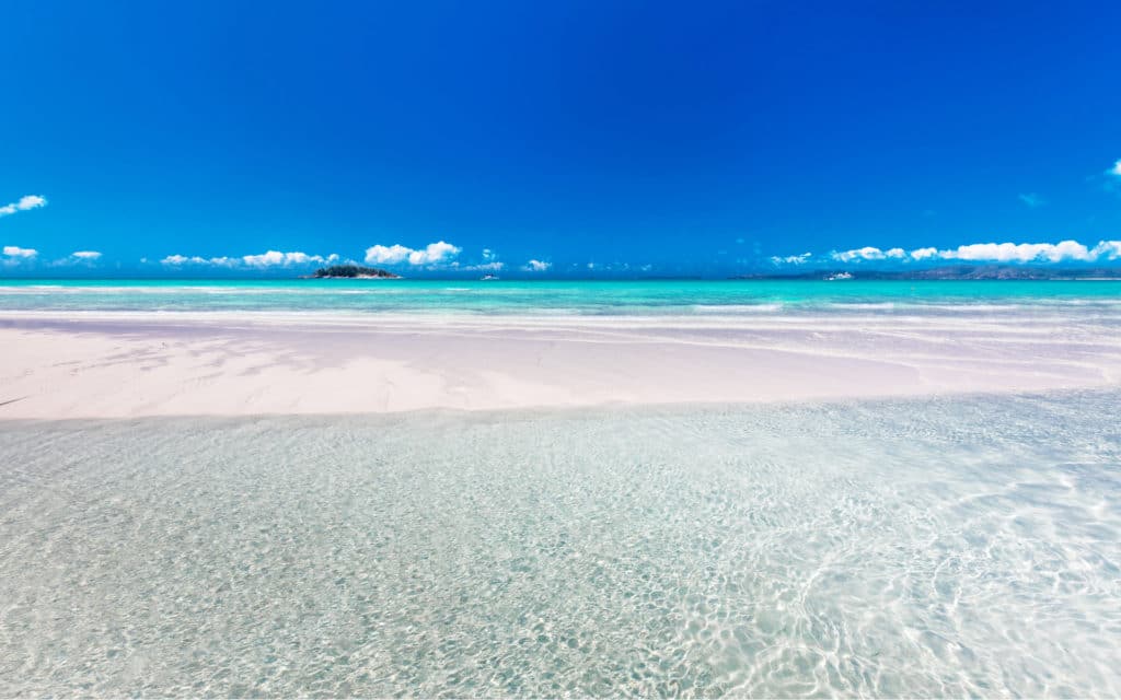 Whitehaven Beach, Great Barrier Reef Australia.