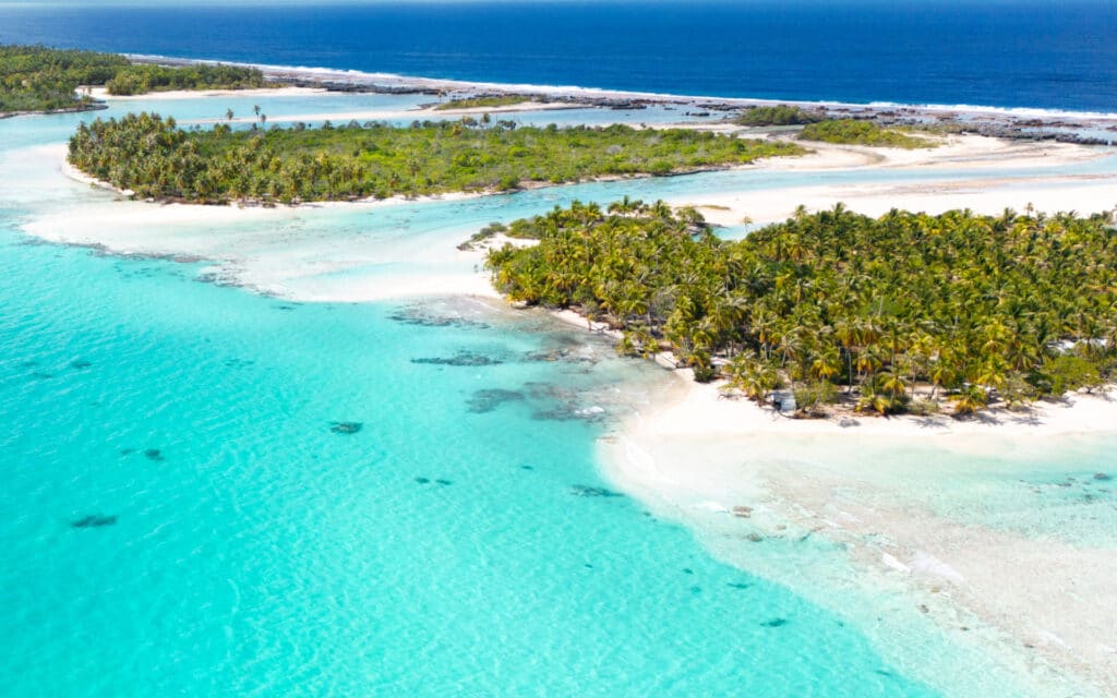 Atolls in the French Polynesian island chain.