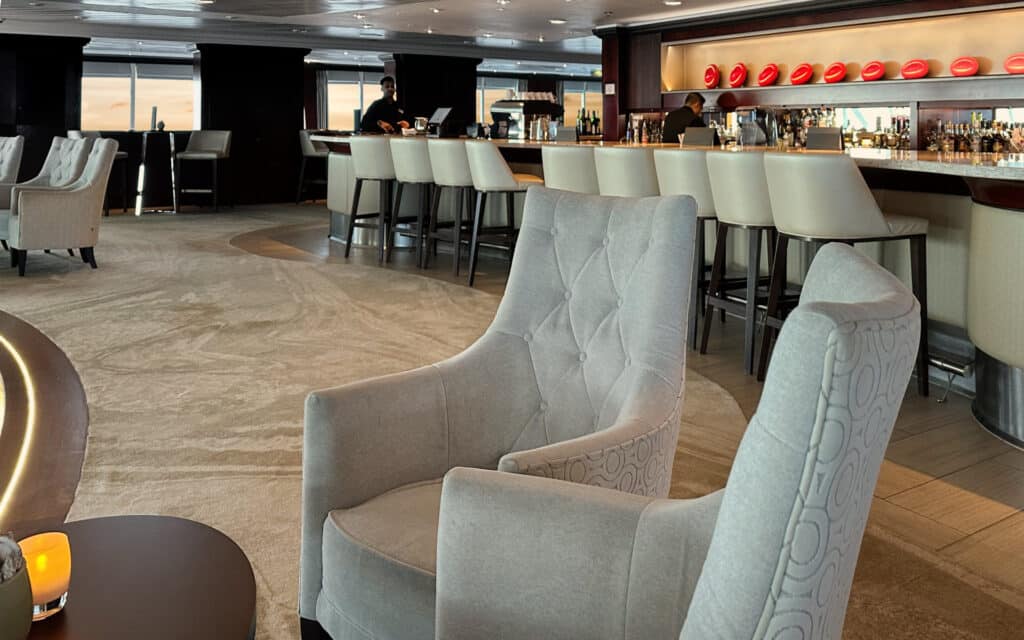 The Living Room bar on Azamara Pursuit.