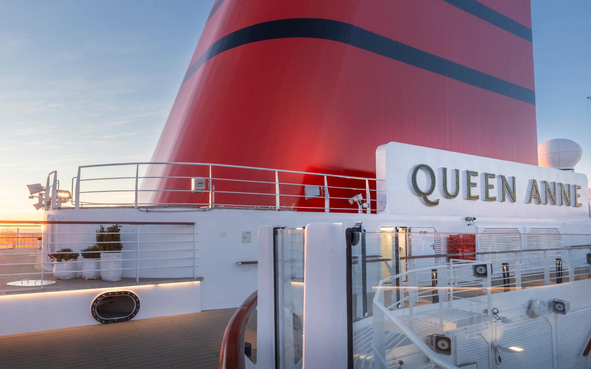 The iconic red funnel atop Queen Anne.